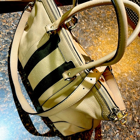 Gucci Handbags - Gucci two way Bag